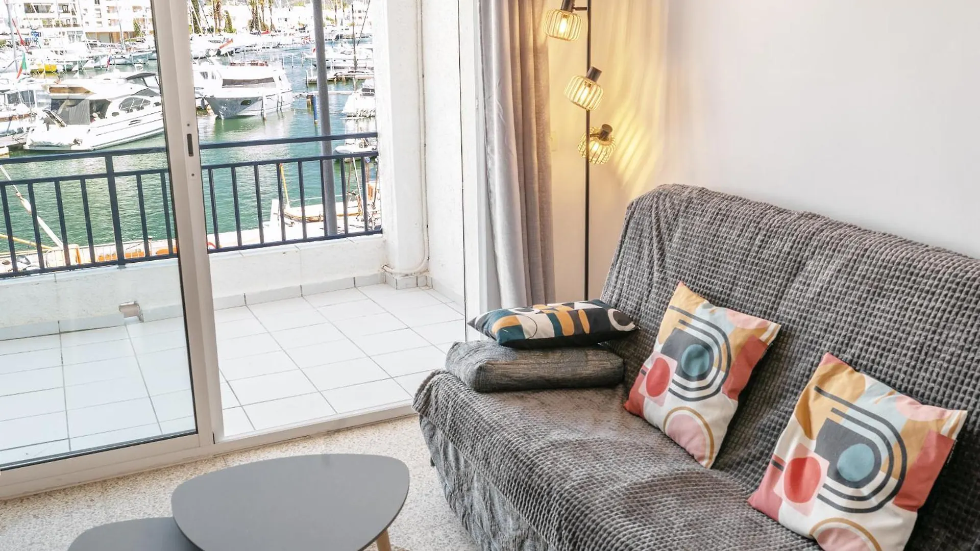 דירה אמפוריבראבה Welcs Apartamento 100 Emp Con Vistas Al Canal